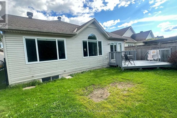 13 Fieldcrest Avenue, Ottawa, ON, photo 2