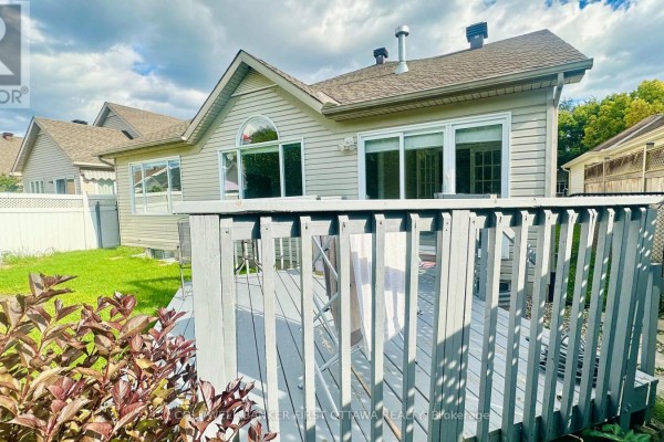 13 Fieldcrest Avenue, Ottawa, ON, photo 3