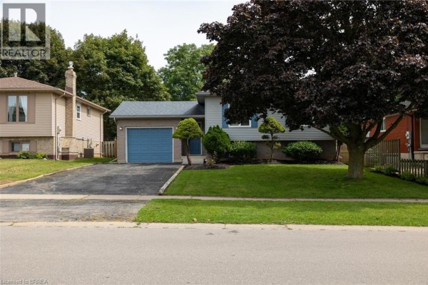 13 Forest Drive, Paris, ON, photo 2