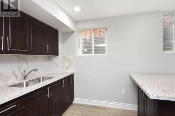 13 Frampton Road, Brampton, ON L7A4E1 Photo 4