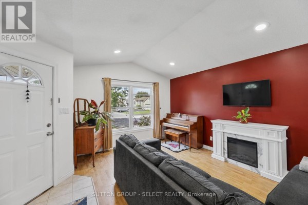 Primary Bedroom - 13 Goldenrod Court, St  Thomas, ON N5P4M7 Photo 3