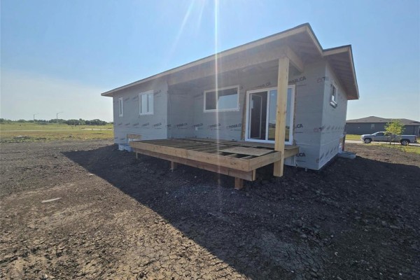 Bedroom - 13 Gooseberry Drive, Steinbach, MB R5G2Z1 Photo 2