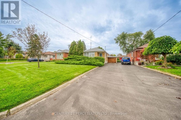 Living room - 13 Graylee Avenue, Toronto, ON M1J1M5 Photo 3