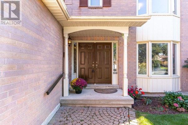 Eating area - 13 Griffiths Drive, Ajax, ON L1T3J3 Photo 4