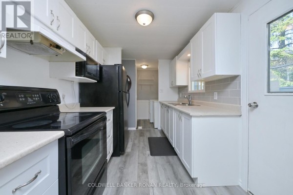 13 Hawthorne Drive, Innisfil, ON L9S1P7 Photo 4