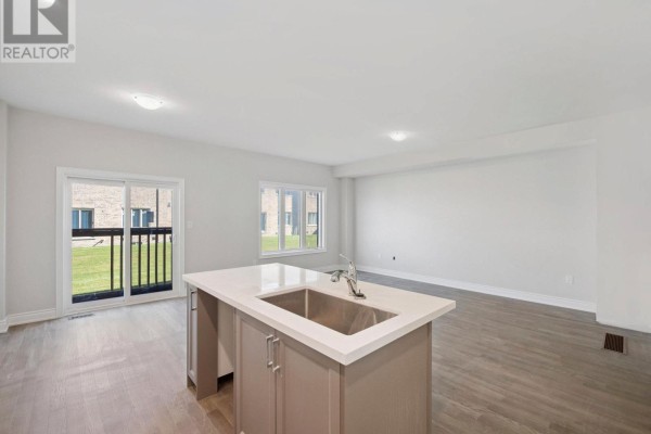 13 Hildred Cushing Way, Uxbridge, ON, photo 2