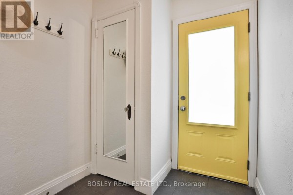 Primary Bedroom - 13 Hopedale Avenue, Toronto, ON M4K3M8 Photo 4