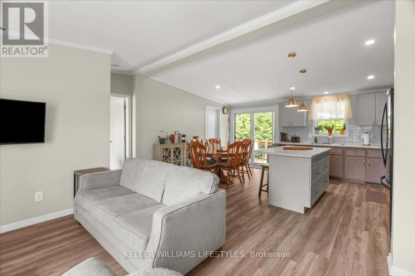 13 Kellestine Drive, Strathroy Caradoc, ON N7G0C5 Photo 2