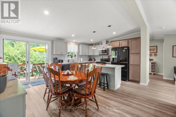 13 Kellestine Drive, Strathroy Caradoc, ON N7G0C5 Photo 5