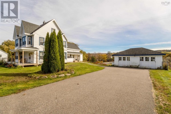 Eat in kitchen - 13 Lawrencetown Lane, Lawrencetown, NS B0S1M0 Photo 3