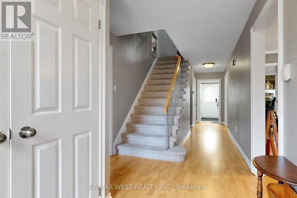 Primary Bedroom - 13 Mansfield Street, Brampton, ON L6S2X8 Photo 5