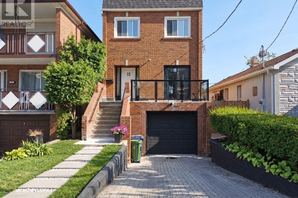 13 Mulberry Crescent, Toronto