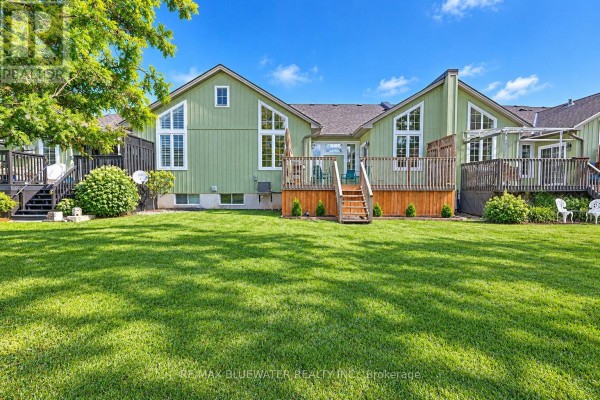 13 Oakwood Links Lane, South Huron, ON, photo 2