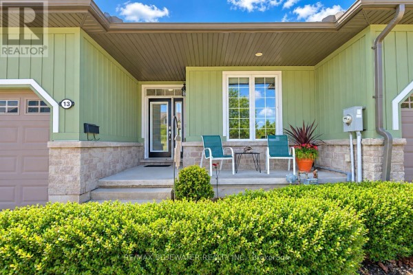 13 Oakwood Links Lane, South Huron, ON, photo 3
