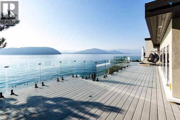 13 Ocean Point Drive, Vancouver, BC V7W3G7 Photo 4