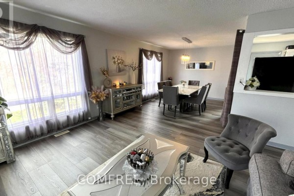 Living room - 13 Pearl Street, Smiths Falls, ON K7A5G2 Photo 4