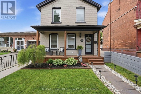 Residential for sale at 13 Picton Street W, Hamilton, ON - MLS® 9Y2mpy