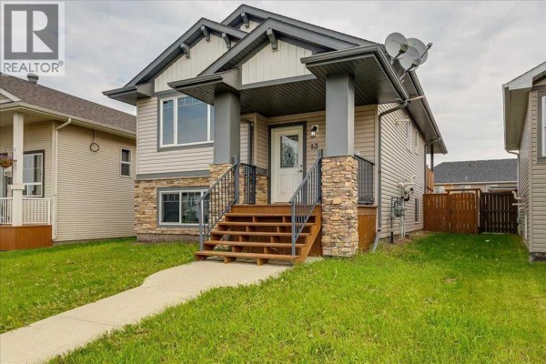 Dining room - 13 Rogers Road, Sylvan Lake, AB T4S0J8 Photo 3