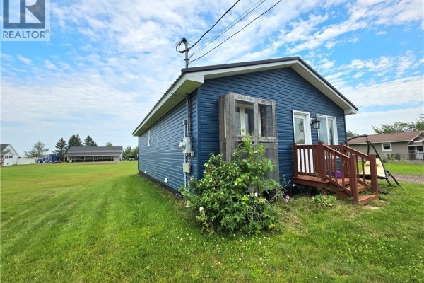 Living room - 13 Roy Street, Saint Antoine, NB E4V1H6 Photo 4