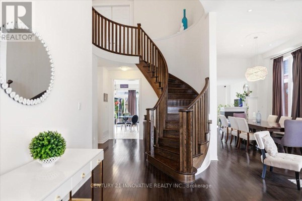 Family room - 13 Royal West Drive, Brampton, ON L6X0Z8 Photo 5
