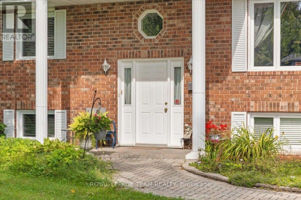 Family room - 13 Smith Road, North Grenville, ON K0G1T0 Photo 3