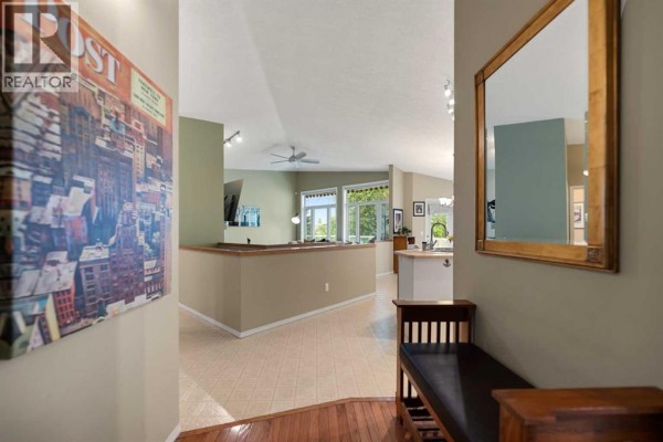 Kitchen - 13 Somerset Gate Sw, Calgary, AB T2Y3G9 Photo 4