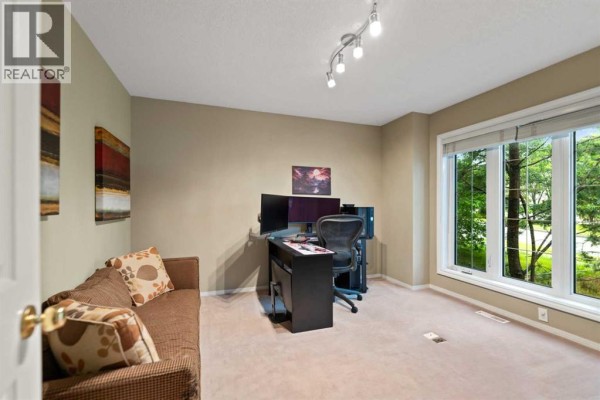 Living room - 13 Somerset Gate Sw, Calgary, AB T2Y3G9 Photo 5