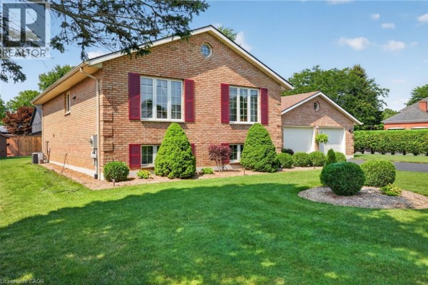 3pc Bathroom - 13 St Ladislaus Street, Courtland, ON N0J1E0 Photo 2