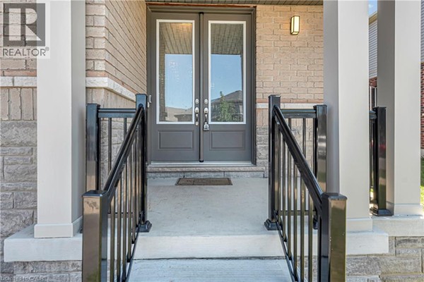 2pc Bathroom - 13 Steadman Street, Cambridge, ON N1S0C7 Photo 3