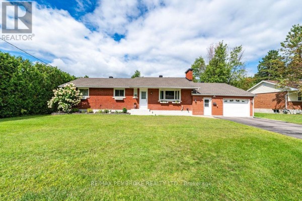 13 Sunset Crescent, Petawawa, ON K8H2L8 Photo 2