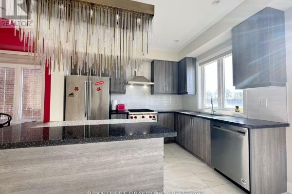 13 Thomas Foster Street, Markham, ON L6C0Z4 Photo 4