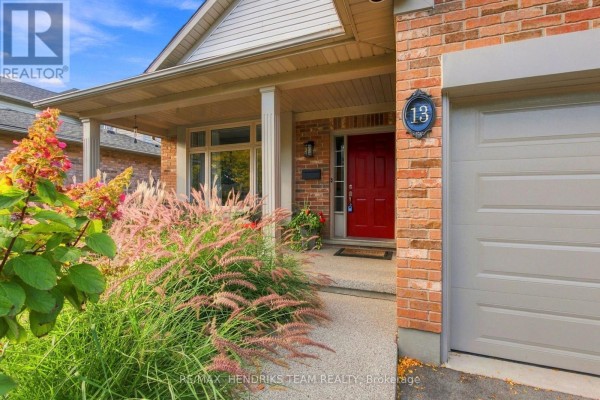 13 Timber Lane, St  Catharines, ON, photo 2