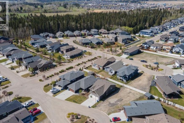 13 Tindale Place, Red Deer, AB, photo 2