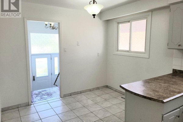 Eating area - 13 Tolton Drive, Brampton, ON L6V2P9 Photo 4