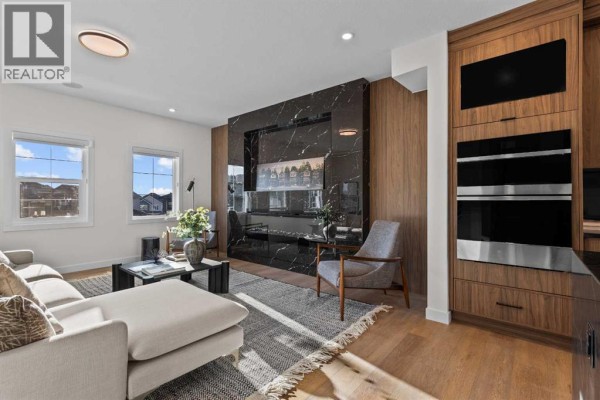 13 Topaz Place, Cochrane, AB, photo 3