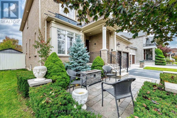 Eating area - 13 Vista Drive, Bradford West Gwillimbury, ON L3Z0B6 Photo 4
