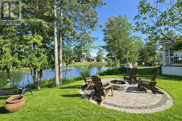 Living room - 13 White Pines Trail, Wasaga Beach, ON L9Z1X7 Photo 2