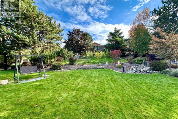 5pc Ensuite bath - 13 Wildflower Court, Osoyoos, BC V0H1V0 Photo 3