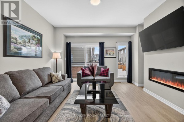Living room - 13 Winters Crescent, Collingwood, ON L9Y5H8 Photo 4