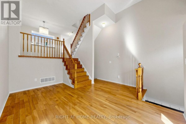 Bedroom 2 - 130 - 83 Mondeo Drive, Toronto, ON M1P5B6 Photo 5