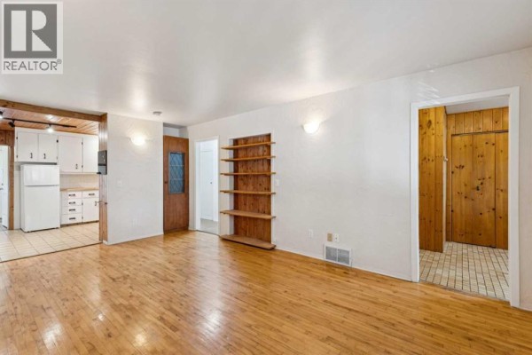 Kitchen - 130 30 Avenue Ne, Calgary, AB T2E2C8 Photo 5