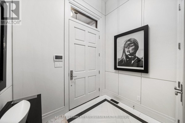 Other - 130 B Farnham Avenue, Toronto, ON M4V1H4 Photo 4