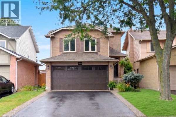 130 Charing Drive, Hamilton, ON, photo 2