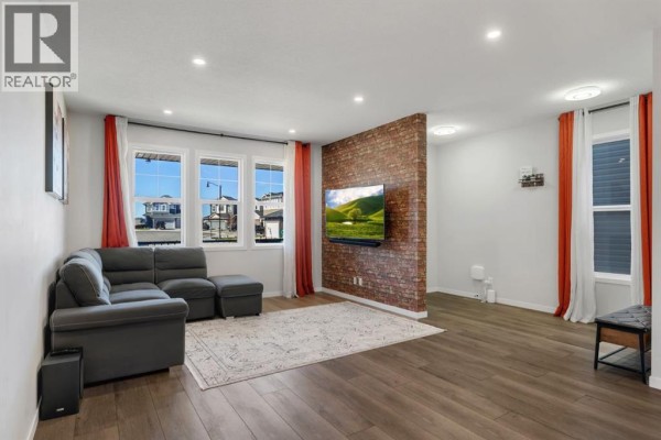 Living room - 130 Dawson Harbour Rise, Chestermere, AB T1X1Z7 Photo 5