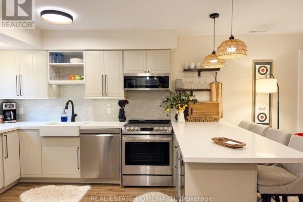 Kitchen - 130 Escarpment Crescent, Collingwood, ON L9Y5B4 Photo 3