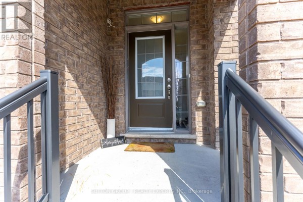Kitchen - 130 Ice Palace Crescent, Oshawa, ON L1H7K4 Photo 3