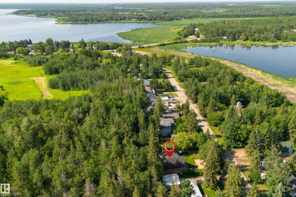 Kitchen - 130 Lakeshore Dr, Rural Lac Ste  Anne County, AB T0E1V0 Photo 3