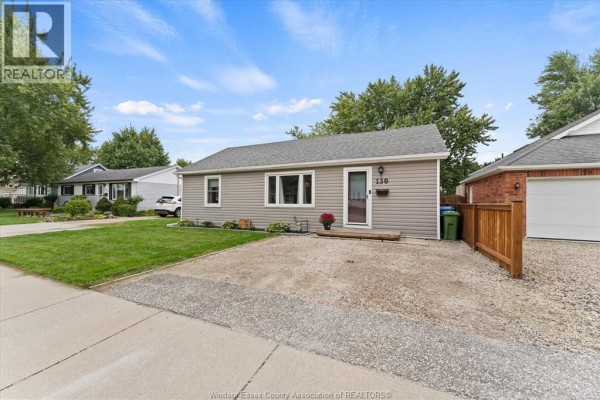 4pc Bathroom - 130 Langtry Street, Essex, ON N8M1H2 Photo 2