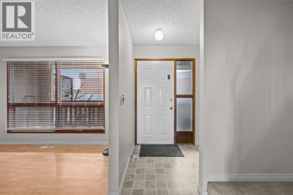Kitchen - 130 Macewan Park Way Nw, Calgary, AB T3K3E7 Photo 3