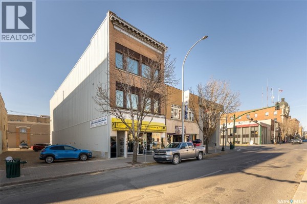 130 Main Street N, Moose Jaw, SK, photo 3